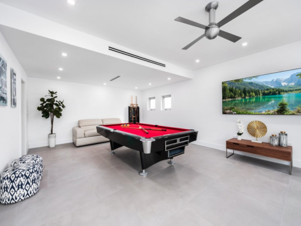 Miami Waterfront Luxury Villa - 4 Bedrooms Boater`s Retreat with Gym & Pool